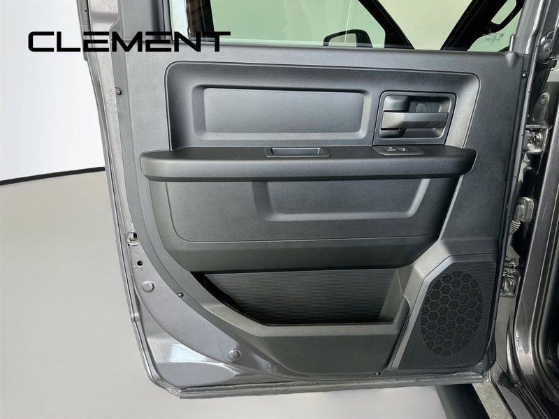Ram 2500 Vehicle Full-screen Gallery Image 29