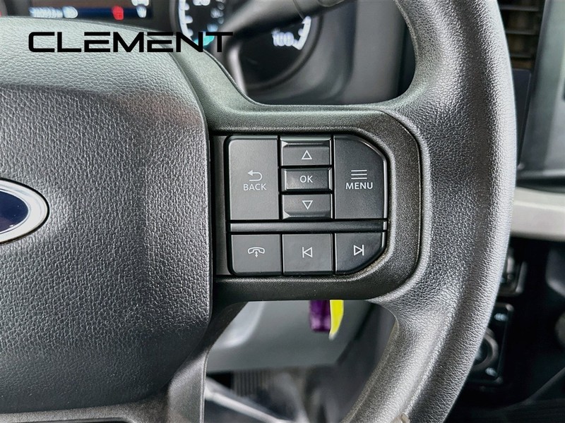 Ford Super Duty F-250 SRW Vehicle Full-screen Gallery Image 16