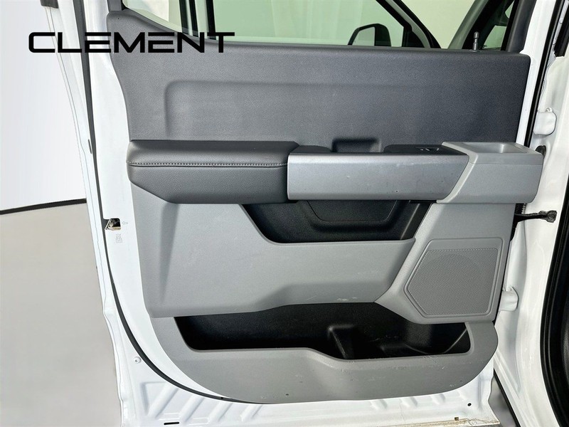 Ford Super Duty F-250 SRW Vehicle Full-screen Gallery Image 28