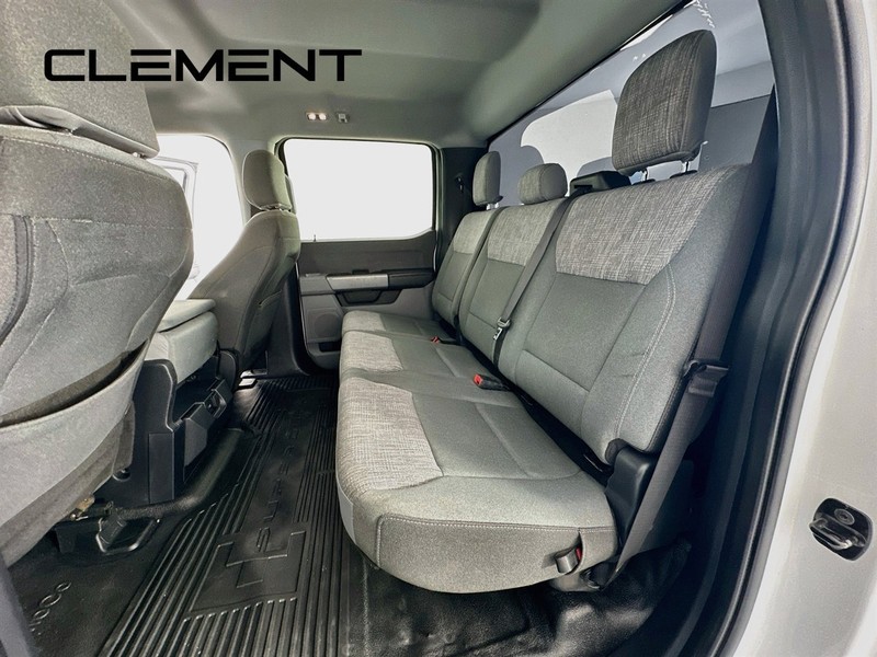 Ford Super Duty F-250 SRW Vehicle Full-screen Gallery Image 29