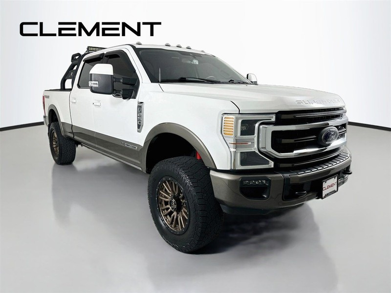 Ford Super Duty F-250 SRW Vehicle Full-screen Gallery Image 5