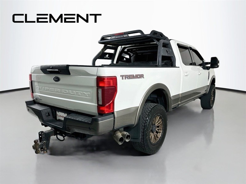Ford Super Duty F-250 SRW Vehicle Full-screen Gallery Image 7