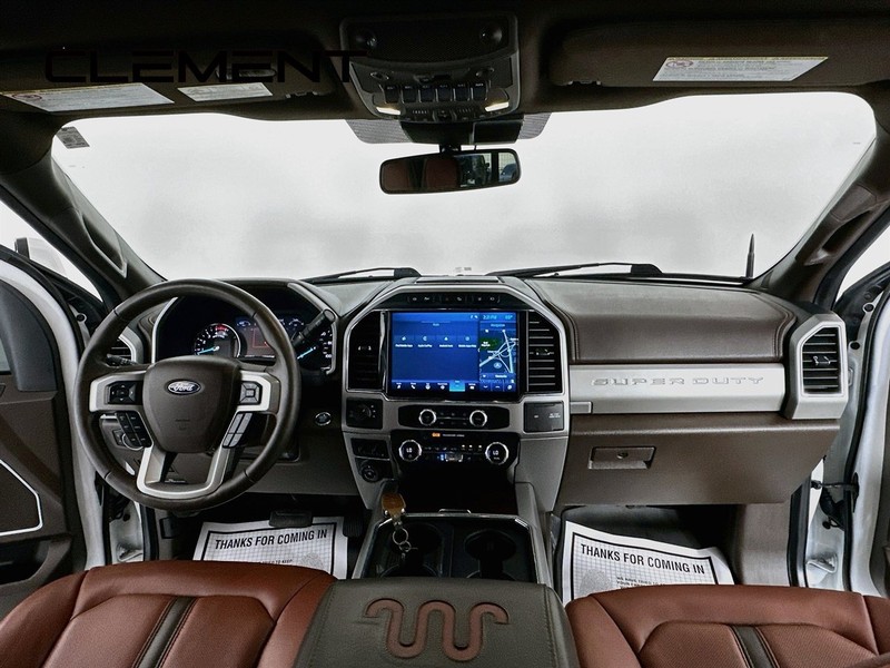 Ford Super Duty F-250 SRW Vehicle Full-screen Gallery Image 12