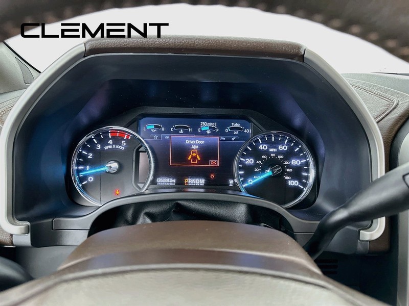Ford Super Duty F-250 SRW Vehicle Full-screen Gallery Image 18
