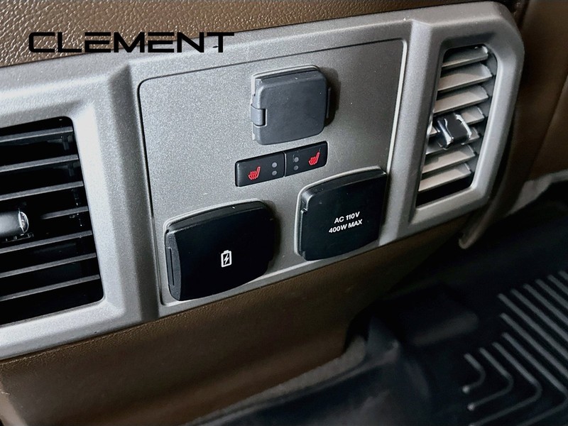 Ford Super Duty F-250 SRW Vehicle Full-screen Gallery Image 34