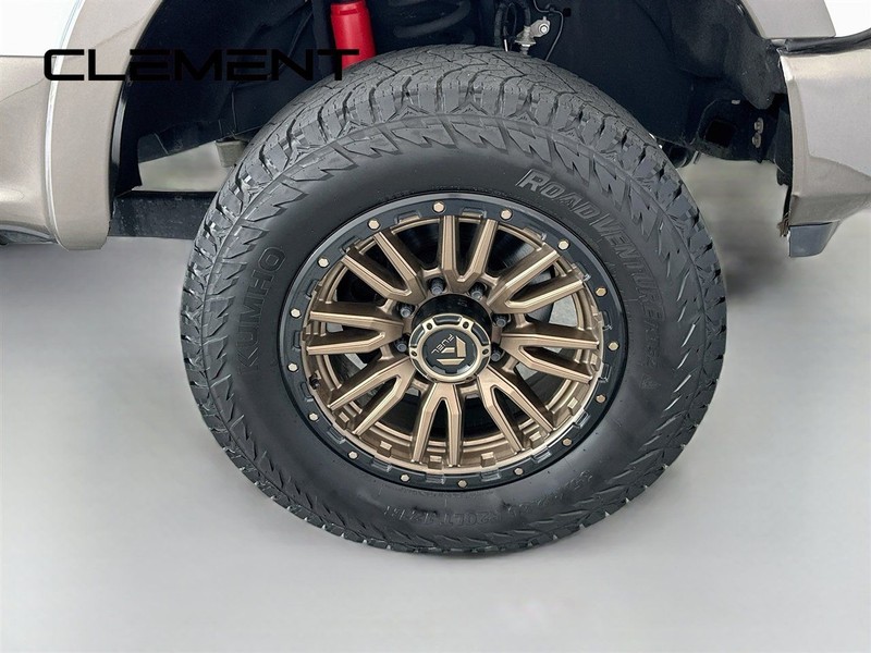 Ford Super Duty F-250 SRW Vehicle Full-screen Gallery Image 38
