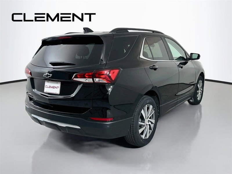 Chevrolet Equinox Vehicle Full-screen Gallery Image 7