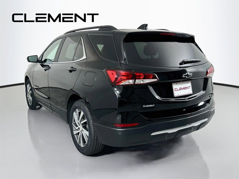 Chevrolet Equinox Vehicle Full-screen Gallery Image 10