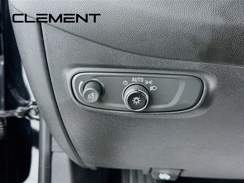 Chevrolet Equinox Vehicle Full-screen Gallery Image 14