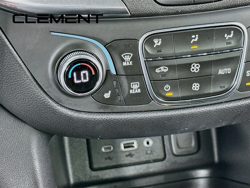 Chevrolet Equinox Vehicle Full-screen Gallery Image 23