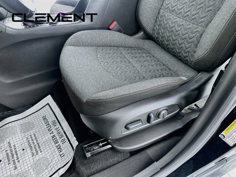 Chevrolet Equinox Vehicle Full-screen Gallery Image 29