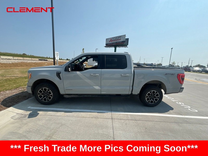 Ford F-150 Vehicle Full-screen Gallery Image 3