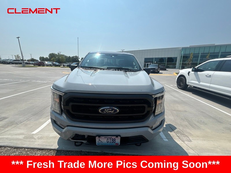 Ford F-150 Vehicle Full-screen Gallery Image 5