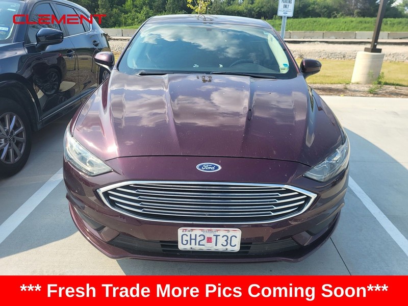 Ford Fusion Vehicle Image 02