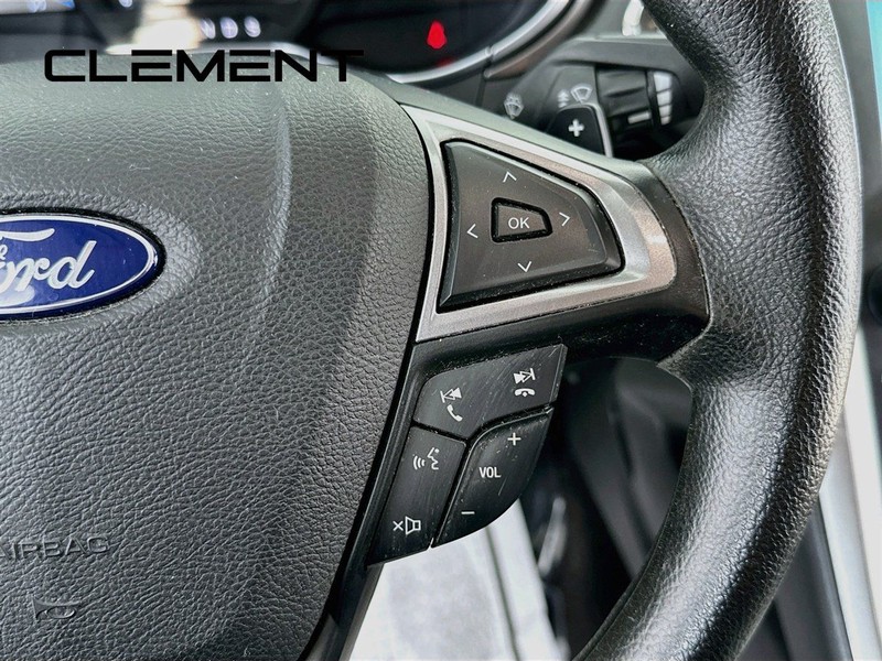 Ford Fusion Vehicle Full-screen Gallery Image 17