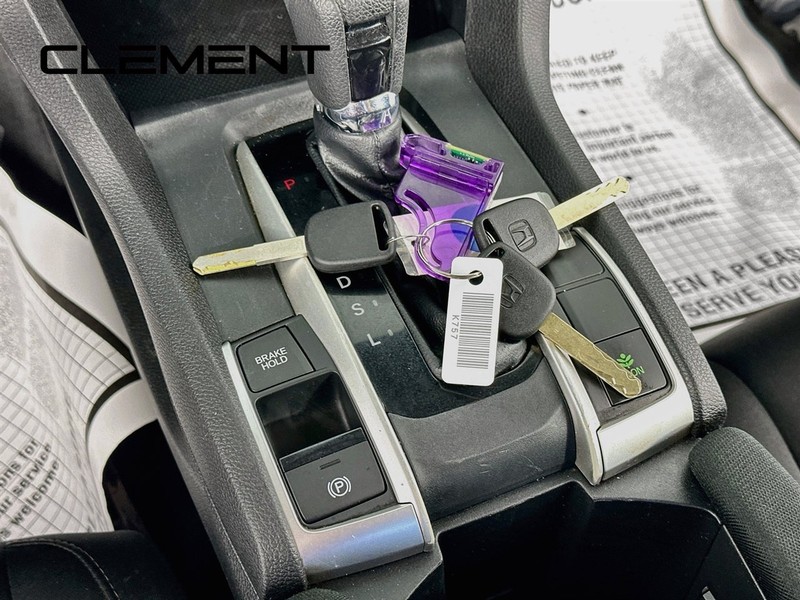 Honda Civic Sedan Vehicle Full-screen Gallery Image 23