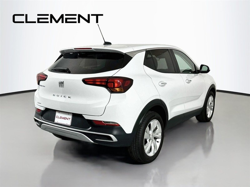 Buick Encore GX Vehicle Full-screen Gallery Image 7