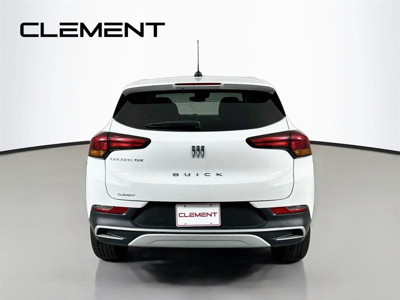 Buick Encore GX Vehicle Full-screen Gallery Image 8