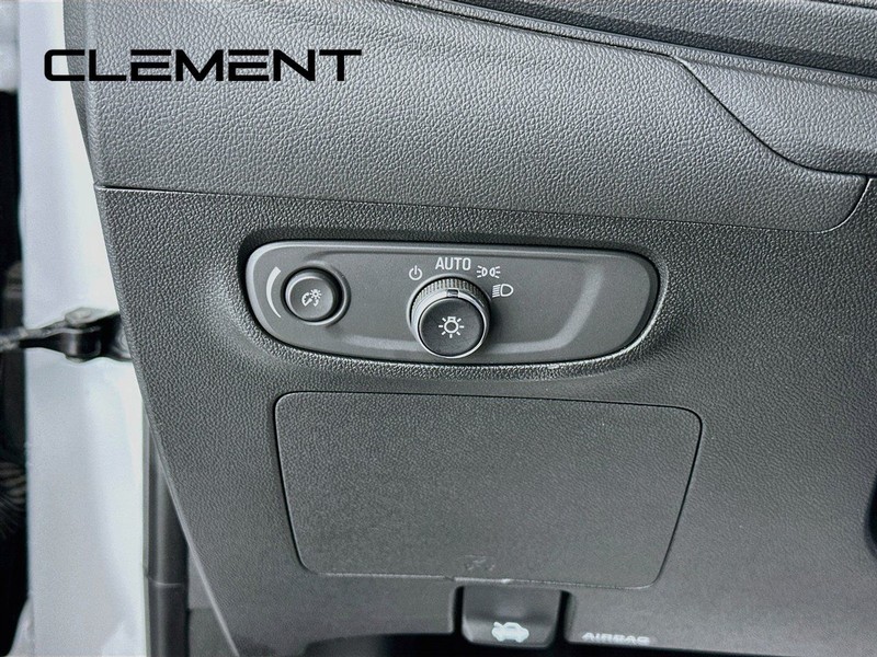 Buick Encore GX Vehicle Full-screen Gallery Image 14