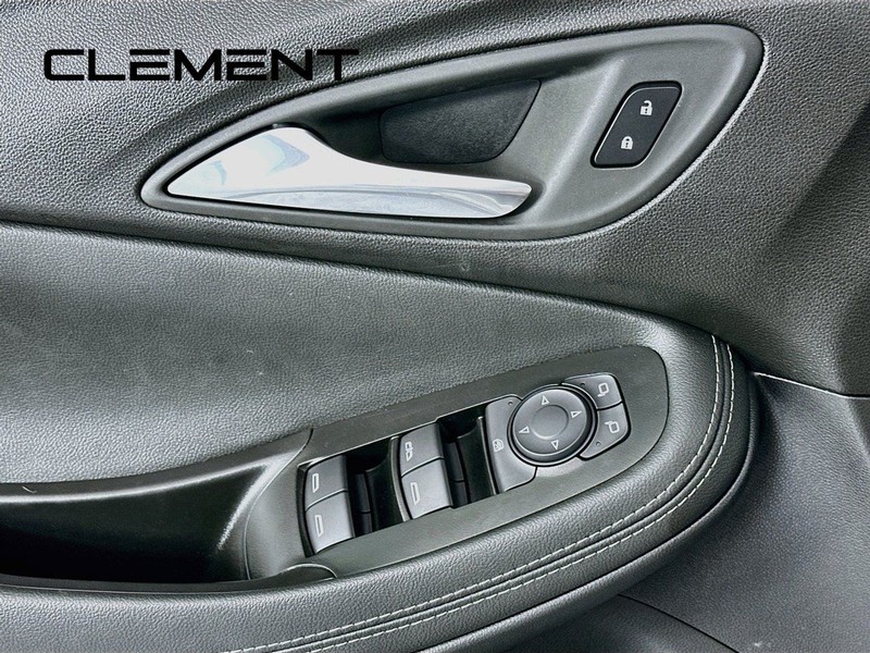 Buick Encore GX Vehicle Full-screen Gallery Image 24