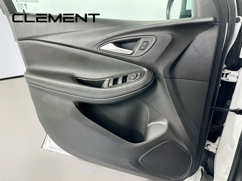 Buick Encore GX Vehicle Full-screen Gallery Image 26