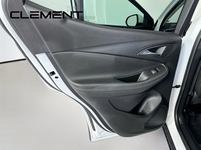 Buick Encore GX Vehicle Full-screen Gallery Image 29
