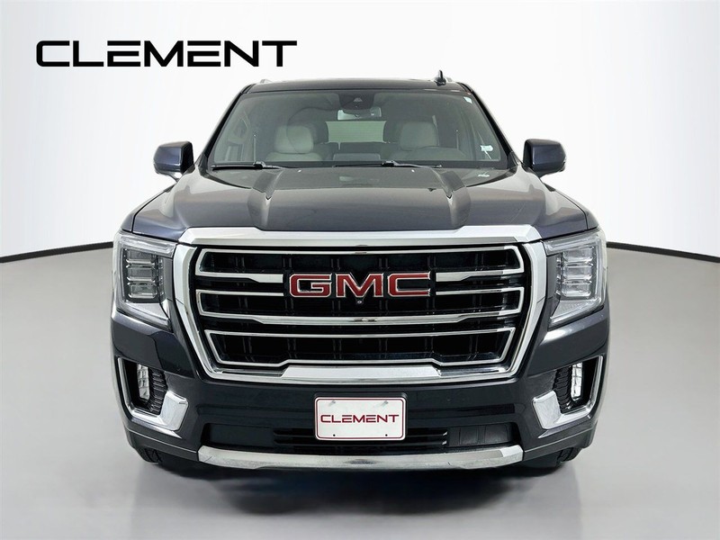 GMC Yukon Vehicle Full-screen Gallery Image 3