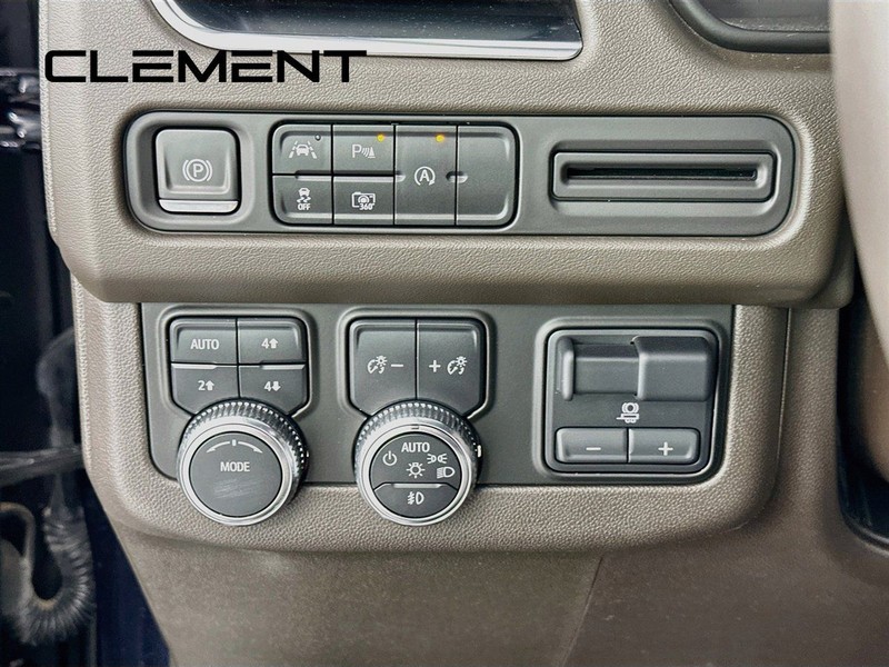 GMC Yukon Vehicle Full-screen Gallery Image 14