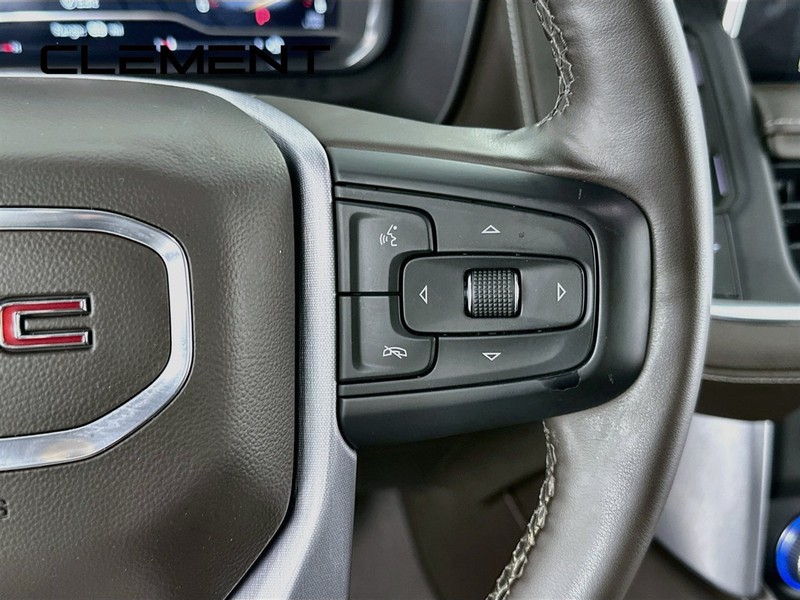 GMC Yukon Vehicle Full-screen Gallery Image 17