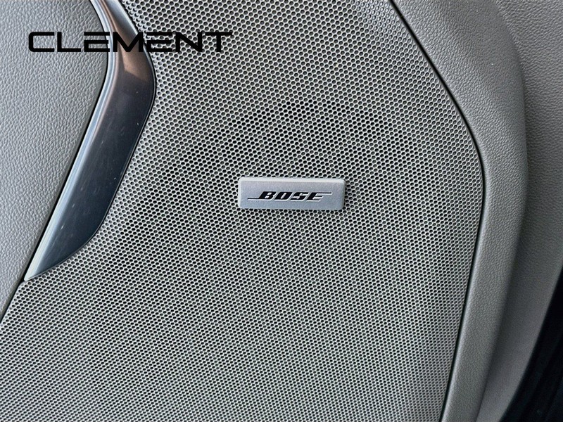 GMC Yukon Vehicle Full-screen Gallery Image 27