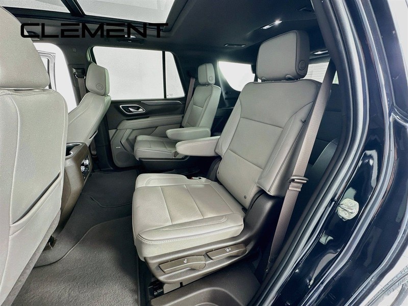 GMC Yukon Vehicle Full-screen Gallery Image 33