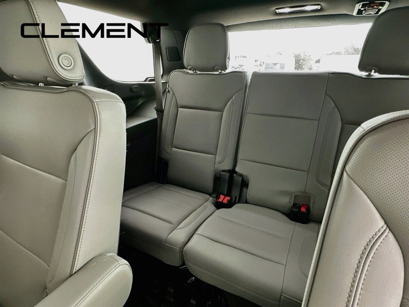 GMC Yukon Vehicle Full-screen Gallery Image 34