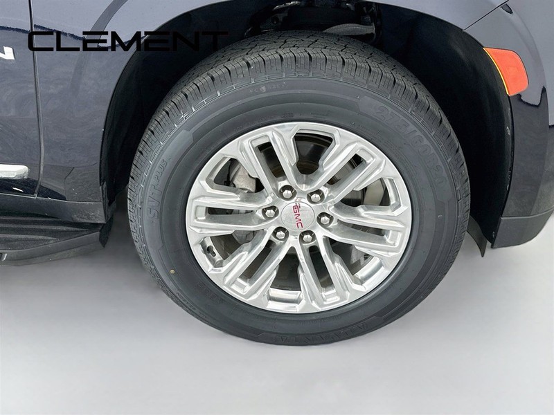 GMC Yukon Vehicle Full-screen Gallery Image 39