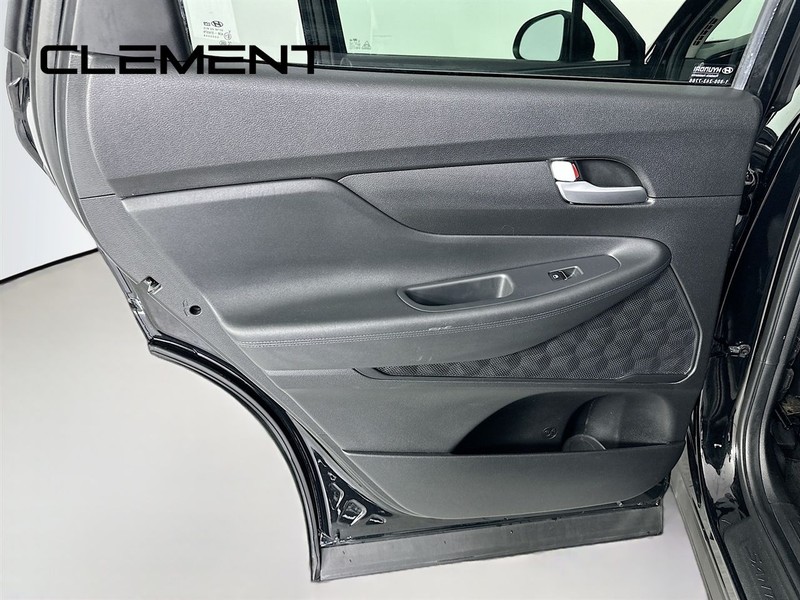 Hyundai Santa Fe Vehicle Image 29