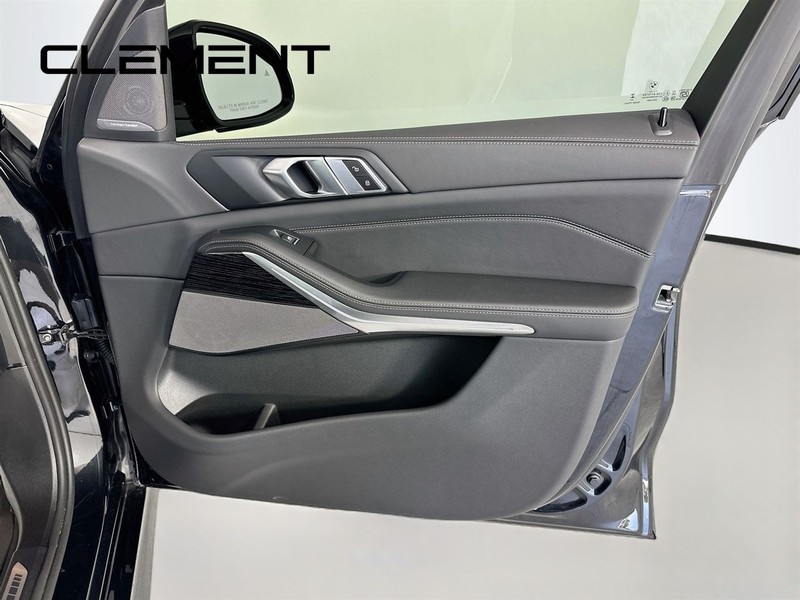 BMW X5 Vehicle Image 34