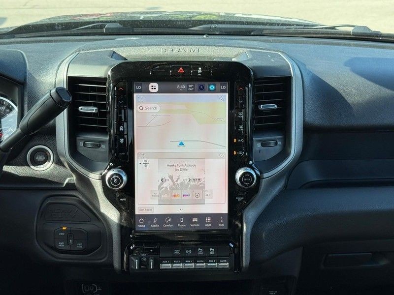 Ram 3500 Vehicle Full-screen Gallery Image 8
