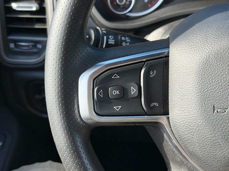 Ram 3500 Vehicle Full-screen Gallery Image 14