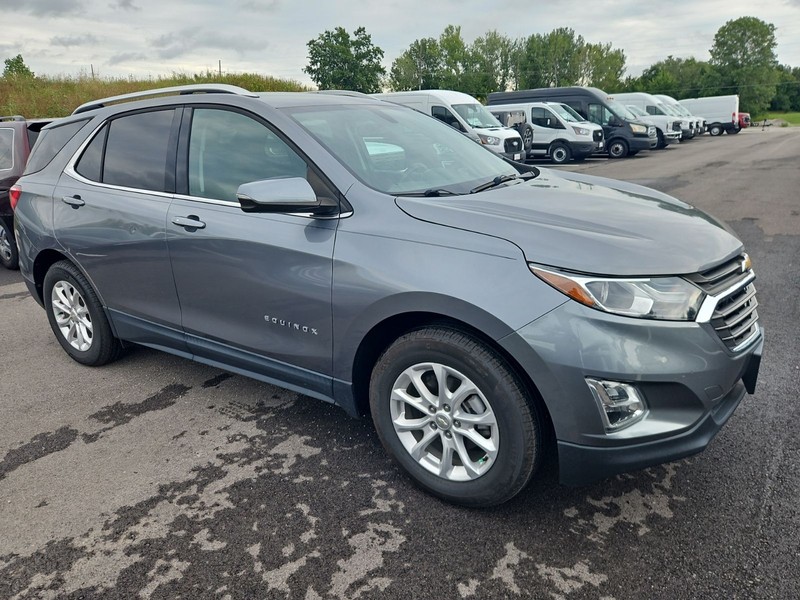 Chevrolet Equinox Vehicle Full-screen Gallery Image 3