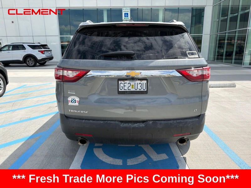Chevrolet Traverse Vehicle Image 03