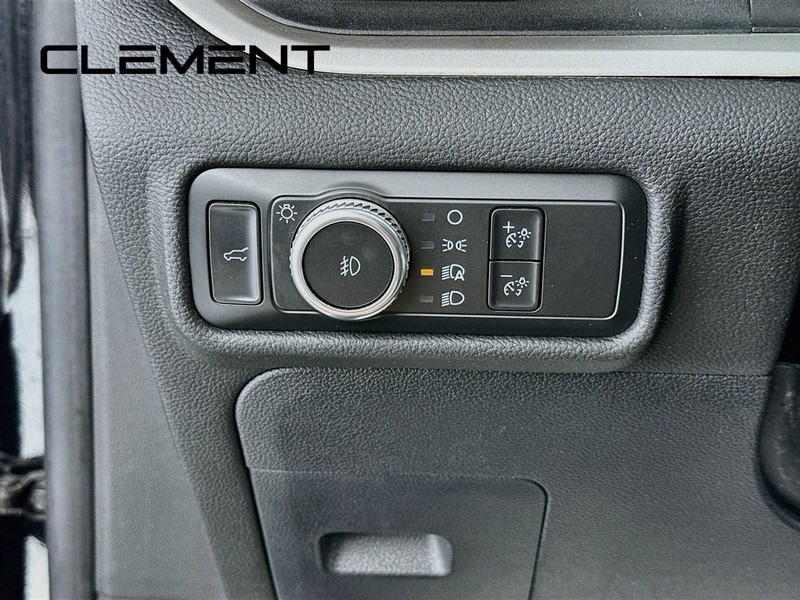 Ford Explorer Vehicle Image 14
