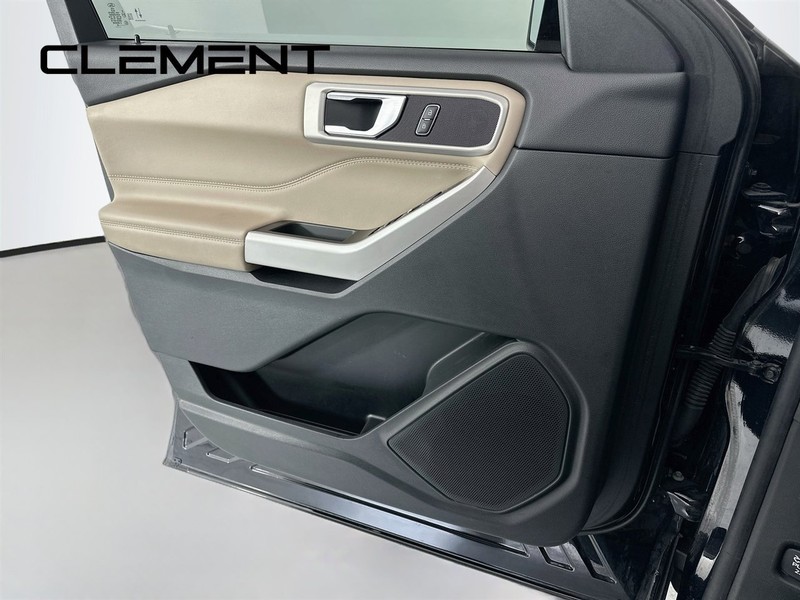 Ford Explorer Vehicle Image 27
