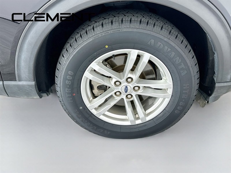 Ford Explorer Vehicle Image 36