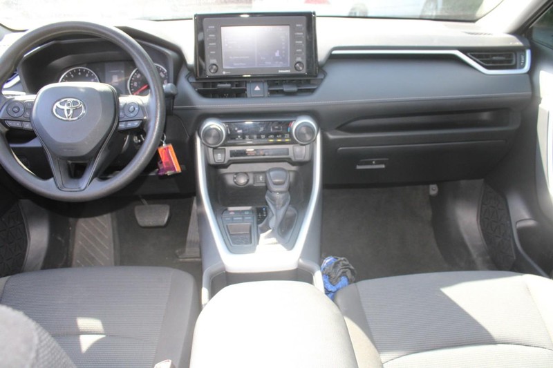 Toyota RAV4 Vehicle Image 13