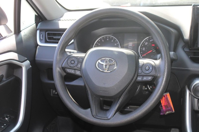 Toyota RAV4 Vehicle Image 14