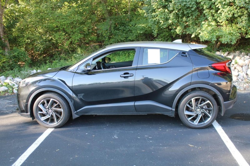 Toyota C-HR Vehicle Image 03