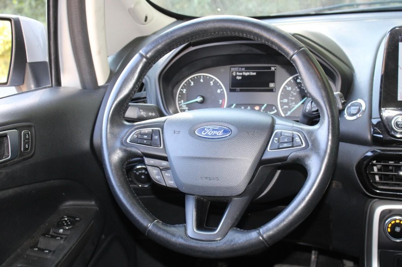 Ford EcoSport Vehicle Image 14