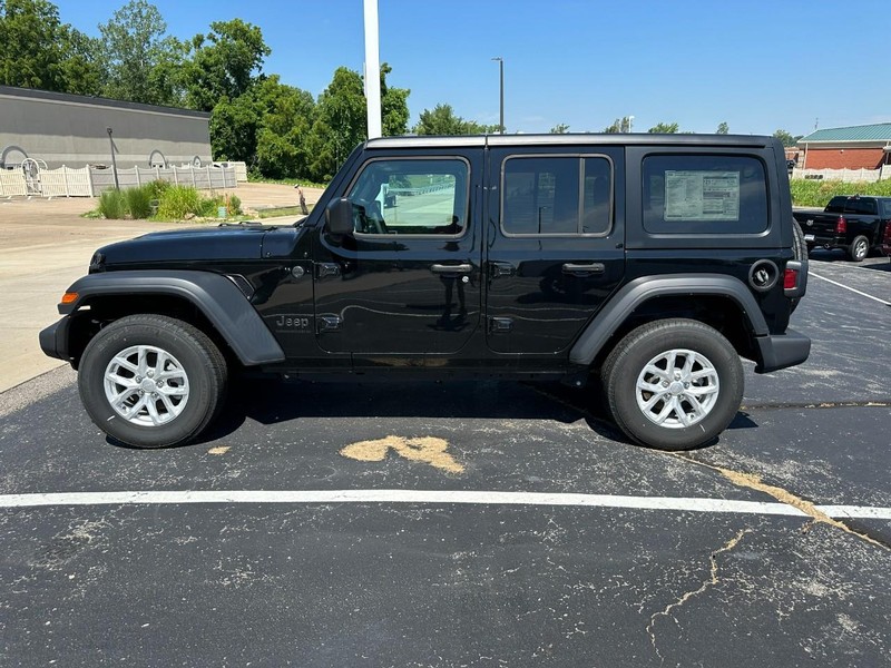 Jeep Wrangler Vehicle Image 03