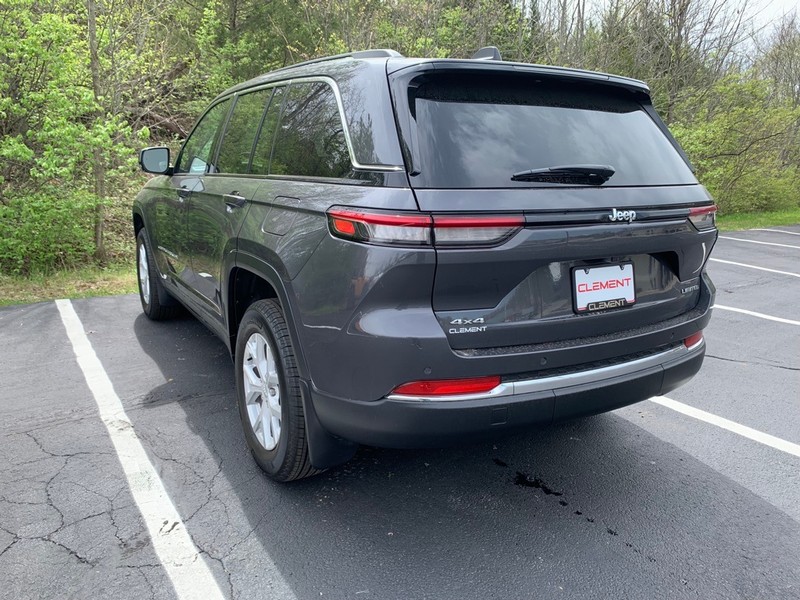 Jeep Grand Cherokee Vehicle Image 27