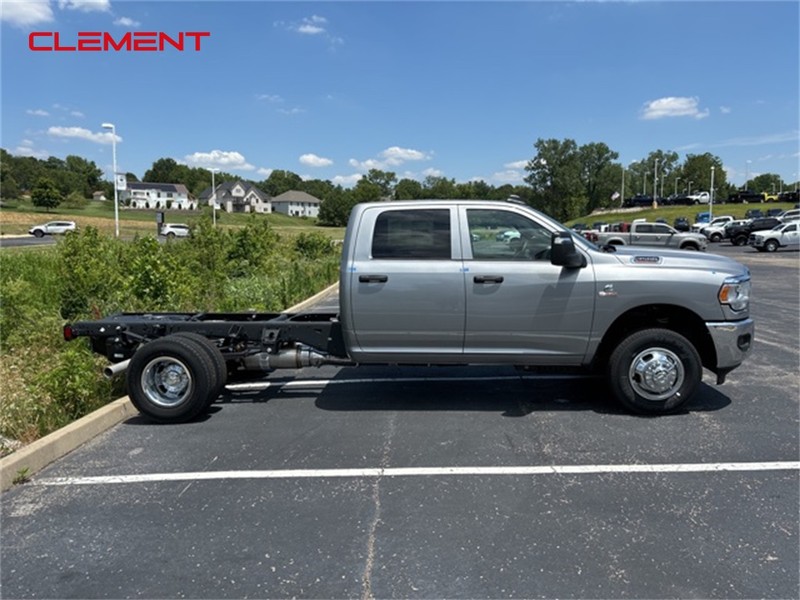 Ram 3500 Chassis Cab Vehicle Image 22