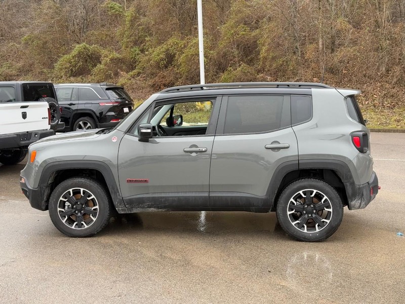 Jeep Renegade Vehicle Image 03